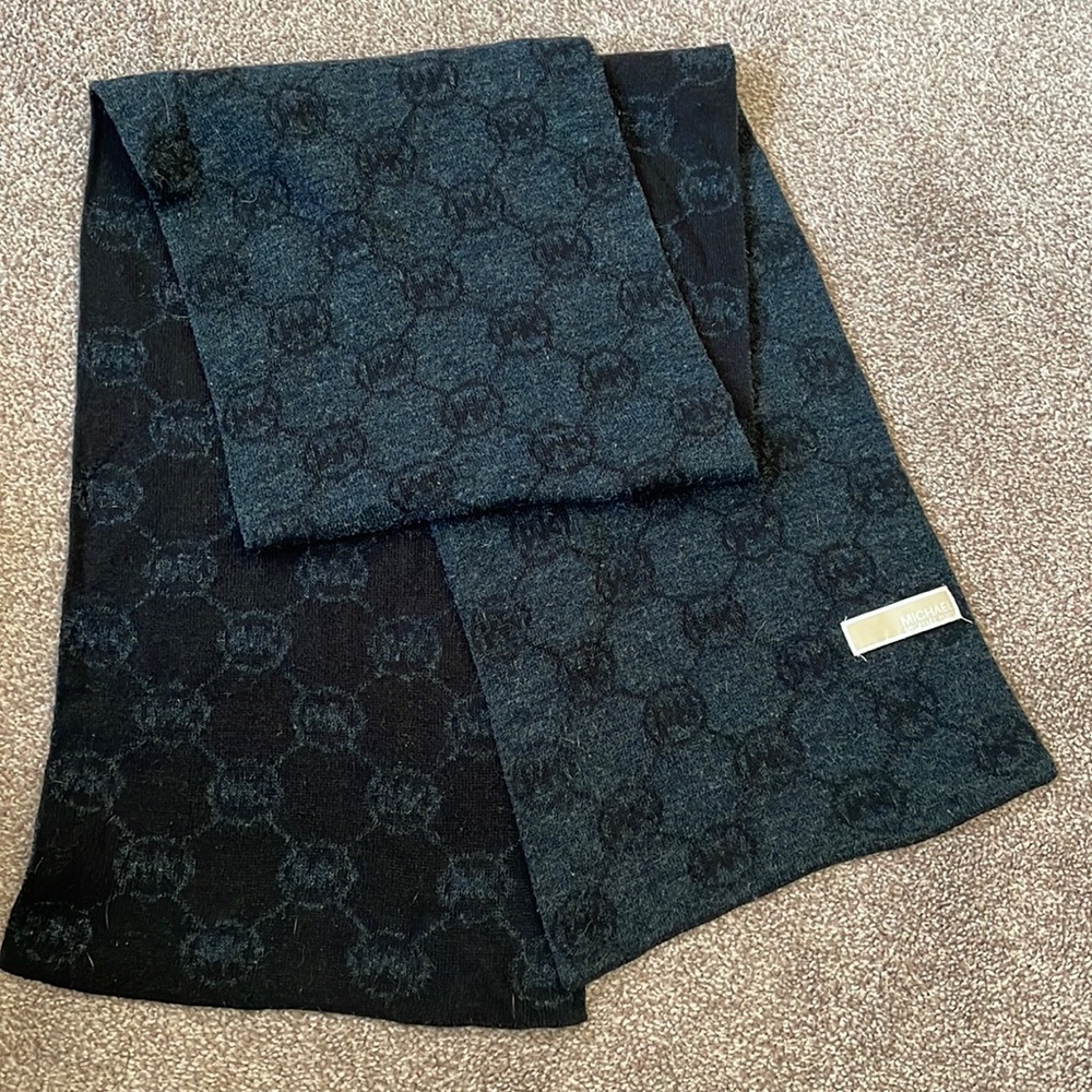 Michael Kors scarf